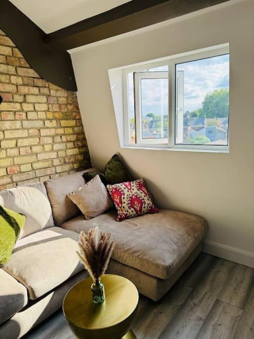 Apartamento Stylish Two-Story London Retreat Exterior foto