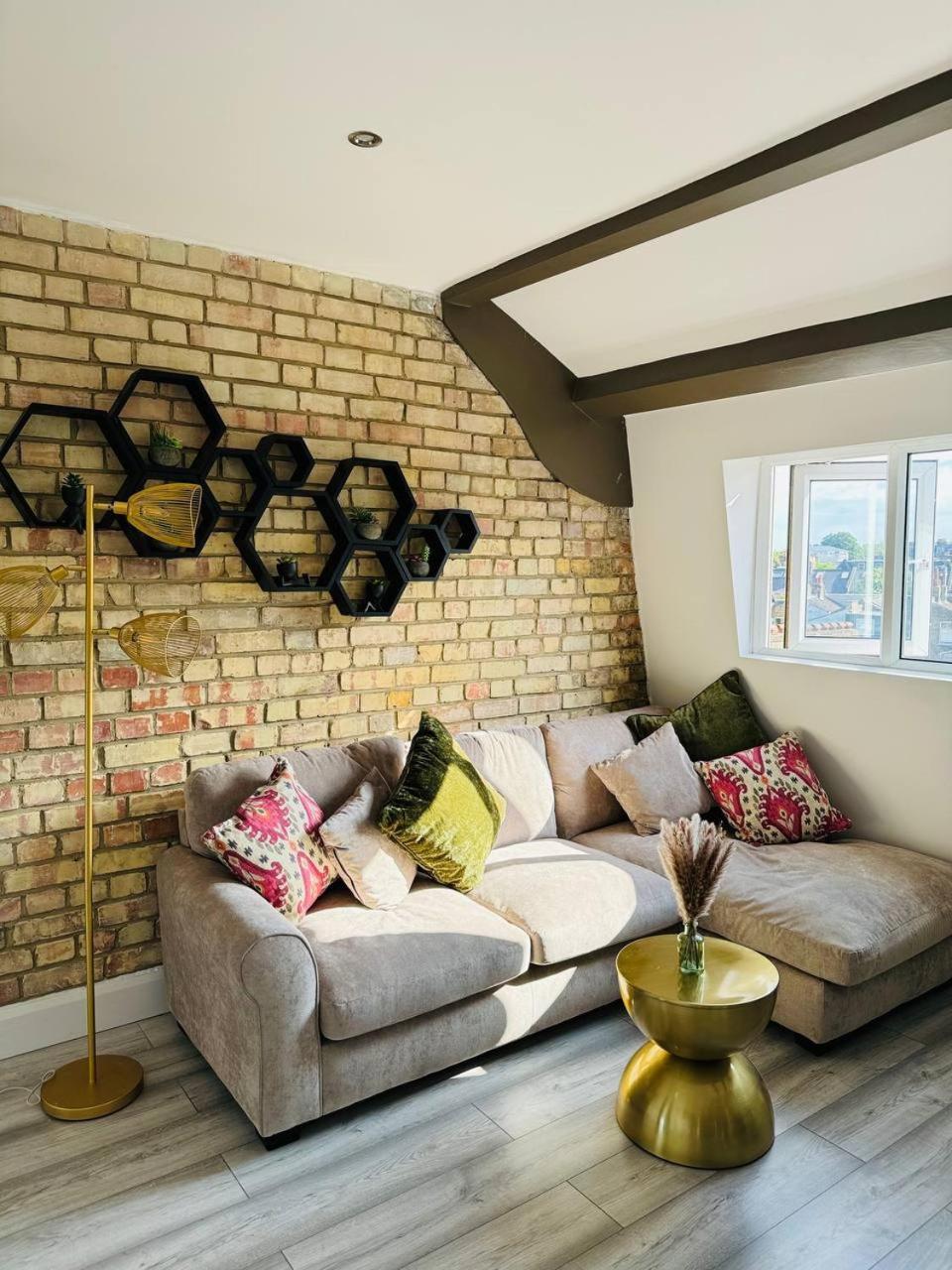 Apartamento Stylish Two-Story London Retreat Exterior foto